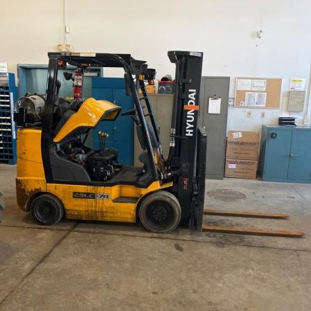 Used 2021 HYUNDAI 25LC-7A Cushion Tire Forklift for sale in Cambridge Ontario