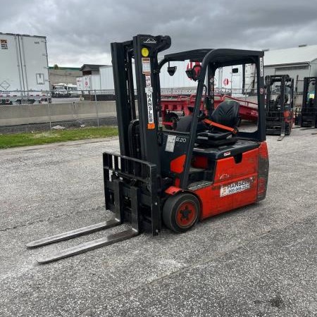 Used 2018 LINDE E20 Electric Forklift for sale in Belle River Ontario