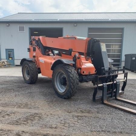 2016 JLG 8042