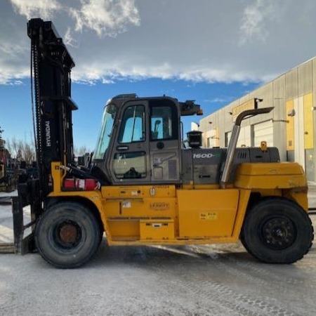 Used 2018 HYUNDAI 160D-9 Pneumatic Tire Forklift for sale in Red Deer Alberta