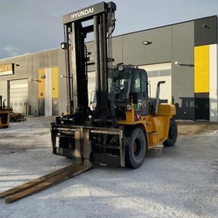 Used 2018 HYUNDAI 160D-9 Pneumatic Tire Forklift for sale in Red Deer Alberta