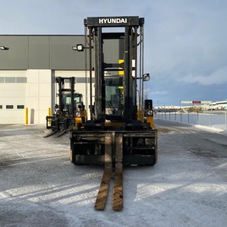 Used 2018 HYUNDAI 160D-9 Pneumatic Tire Forklift for sale in Red Deer Alberta