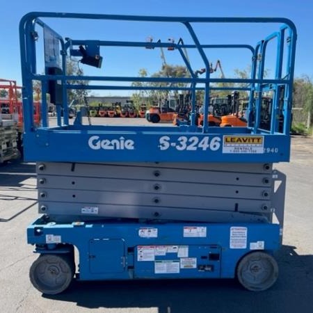 Used 2018 GENIE GS3246 Scissor Lift for sale in Phoenix Arizona