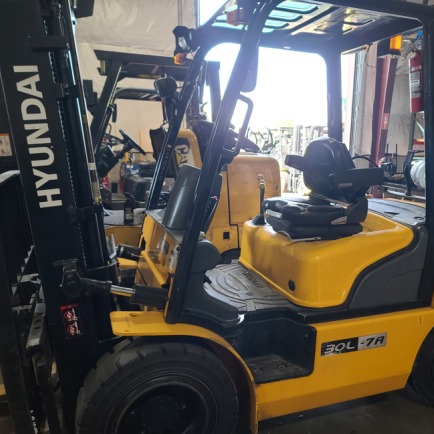 Used 2018 HYUNDAI 30L-7A Pneumatic Tire Forklift for sale in Phoenix Arizona