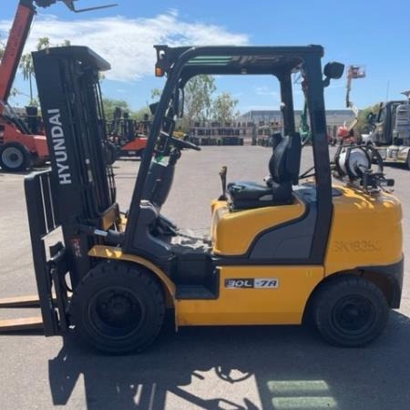 Used 2018 HYUNDAI 30L-7A Pneumatic Tire Forklift for sale in Phoenix Arizona