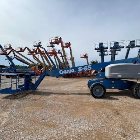 Used 2015 GENIE S65 Boomlift / Manlift for sale in Langley British Columbia