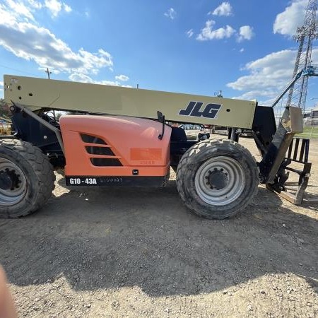 Used 2015 JLG G10-43A Telehandler / Zoom Boom for sale in Portland Oregon