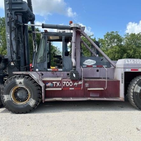 Used 2013 TAYLOR TXI700L Pneumatic Tire Forklift for sale in Lynwood California