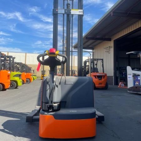 Used 2021 DOOSAN BWS17S-7 Electric Pallet Jack for sale in Phoenix Arizona