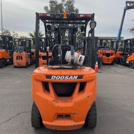 Used 2022 DOOSAN G25E-7 Pneumatic Tire Forklift for sale in Phoenix Arizona