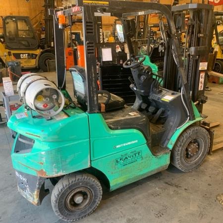 Used 2017 MITSUBISHI FG25N Pneumatic Tire Forklift for sale in Langley British Columbia