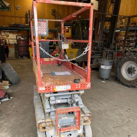 Used 2015 SKYJACK SJ3219 Scissor Lift for sale in Langley British Columbia