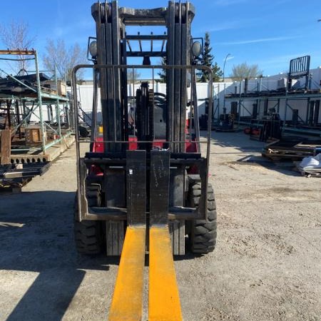 Used 2015 MITSUBISHI FG30N Pneumatic Tire Forklift for sale in Edmonton Alberta