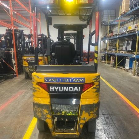 Used 2019 HYUNDAI 25BC-9 Electric Forklift for sale in Brampton Ontario