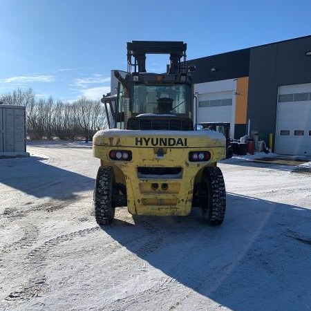 Used 2018 HYUNDAI 110D-9 Pneumatic Tire Forklift for sale in Red Deer Alberta