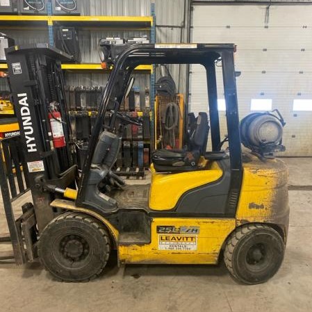 Used 2016 HYUNDAI 25L-7A Pneumatic Tire Forklift for sale in Stratford Ontario