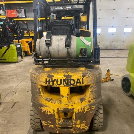 Used 2016 HYUNDAI 25L-7A Pneumatic Tire Forklift for sale in Stratford Ontario