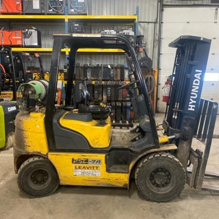 Used 2016 HYUNDAI 25L-7A Pneumatic Tire Forklift for sale in Stratford Ontario