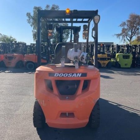 Used 2022 DOOSAN G25N-7 Pneumatic Tire Forklift for sale in Phoenix Arizona