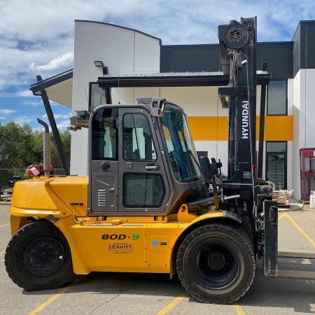 Used 2020 HYUNDAI 80D-9 Pneumatic Tire Forklift for sale in Red Deer Alberta