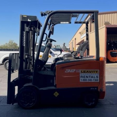 Used 2020 DOOSAN BC32S-7 Electric Forklift for sale in Phoenix Arizona