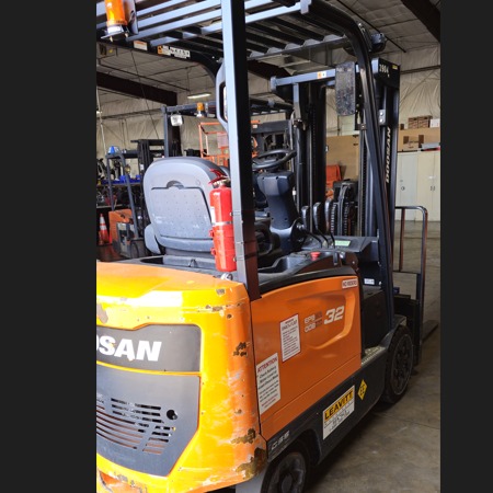 Used 2020 DOOSAN BC32S-7 Electric Forklift for sale in Phoenix Arizona