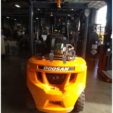 Used 2022 DOOSAN G25N-7 Pneumatic Tire Forklift for sale in Phoenix Arizona