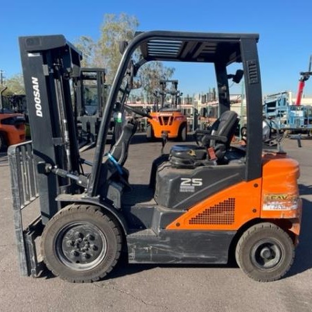 Used 2022 DOOSAN G25N-7 Pneumatic Tire Forklift for sale in Pheonix Arizona