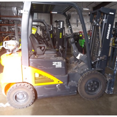 Used 2022 DOOSAN G25N-7 Pneumatic Tire Forklift for sale in Phoenix Arizona