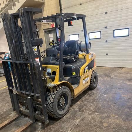 Used 2016 CAT GP25N5 Pneumatic Tire Forklift for sale in Grande Prairie Alberta