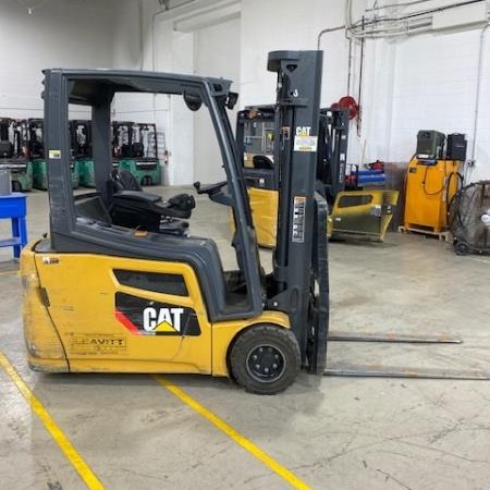 Used 2019 CAT 2ET4000 Electric Forklift for sale in Coquitlam British Columbia