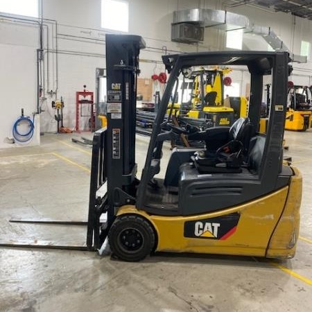 Used 2019 CAT 2ET4000 Electric Forklift for sale in Coquitlam British Columbia