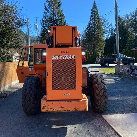 Used 2014 SKYTRAK 8042 Telehandler / Zoom Boom for sale in Langley British Columbia