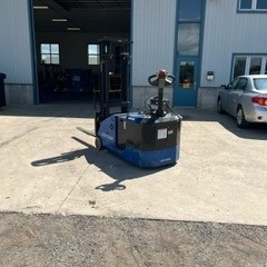 Used 2019 BLUE GIANT BGL-33 Electric Pallet Jack for sale in Cambridge Ontario