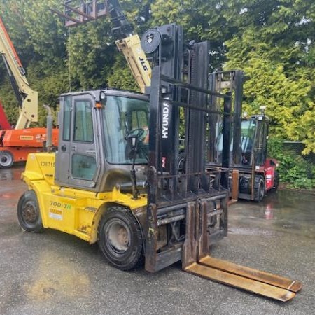 Used 2015 HYUNDAI 70D-7A Pneumatic Tire Forklift for sale in Langley British Columbia