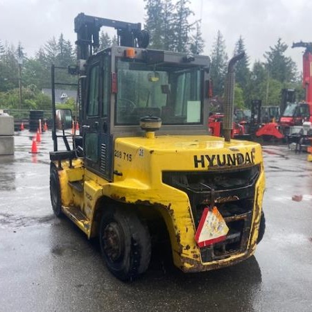 Used 2015 HYUNDAI 70D-7A Pneumatic Tire Forklift for sale in Langley British Columbia