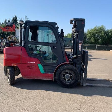 Used 2018 MITSUBISHI FG50CN Pneumatic Tire Forklift for sale in Red Deer Alberta