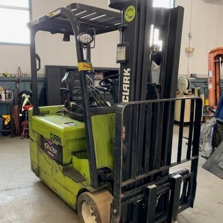 Used 2017 CLARK TMX25 Electric Forklift for sale in Cambridge Ontario