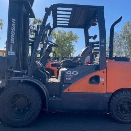 Used 2020 DOOSAN D40S-7 Pneumatic Tire Forklift for sale in Phoenix Arizona