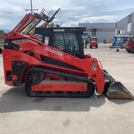 Used 2020 MANITOU 3200VT Skidsteer for sale in Kelowna British Columbia