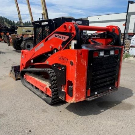 Used 2020 MANITOU 3200VT Skidsteer for sale in Kelowna British Columbia