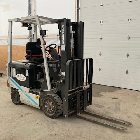 Used 2018 UNICARRIERS BXC40N Electric Forklift for sale in Regina Saskatchewan