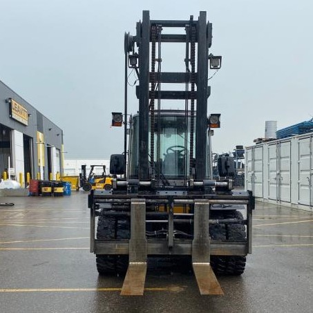 Used 2020 HYUNDAI 80D-9 Pneumatic Tire Forklift for sale in Red Deer Alberta