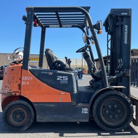 2015 Doosan G25E5