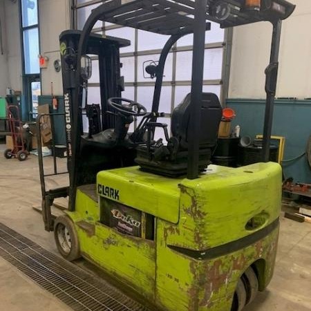 Used 2017 CLARK TMX25 Electric Forklift for sale in Cambridge Ontario