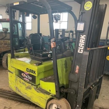 Used 2017 CLARK TMX25 Electric Forklift for sale in Cambridge Ontario