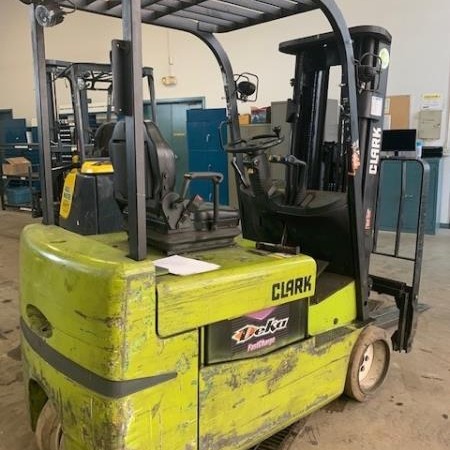 Used 2017 CLARK TMX25 Electric Forklift for sale in Cambridge Ontario