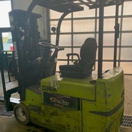 Used 2017 CLARK TMX25 Electric Forklift for sale in Cambridge Ontario