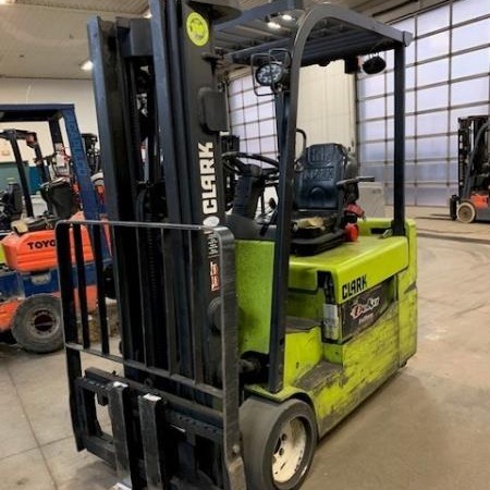 Used 2017 CLARK TMX25 Electric Forklift for sale in Cambridge Ontario