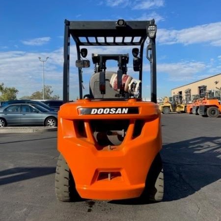 Used 2020 DOOSAN G25N-7 Pneumatic Tire Forklift for sale in Phoenix Arizona